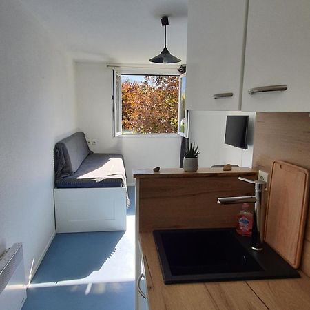 Studio Dans Residence Pour Location Courte Duree Et Etudiants Parking Gratuit Gières Szoba fotó